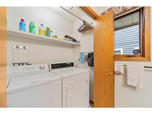 1252 Deer River Circle Se, Calgary, AB - Indoor Photo Showing Laundry Room