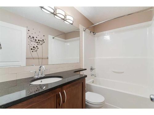 34 Cranarch Landing Se, Calgary, AB - Indoor Photo Showing Bathroom