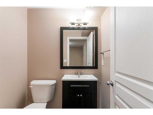 34 Cranarch Landing Se, Calgary, AB - Indoor Photo Showing Bathroom