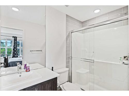 128 Silverado Boulevard Sw, Calgary, AB - Indoor Photo Showing Bathroom