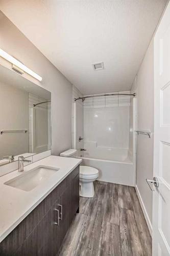 103-55 Wolf Hollow Crescent Se, Calgary, AB - Indoor Photo Showing Bathroom