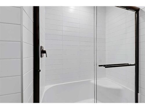 426-3932 University Avenue Nw, Calgary, AB - Indoor Photo Showing Bathroom