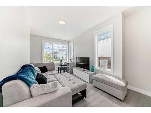 122 Homestead Boulevard Ne, Calgary, AB - Indoor Photo Showing Living Room