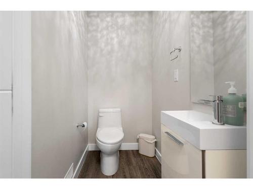 2202-95 Burma Star Road Sw, Calgary, AB - Indoor Photo Showing Bathroom