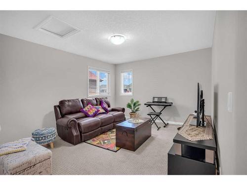 33 Savanna Common Ne, Calgary, AB - Indoor Photo Showing Living Room