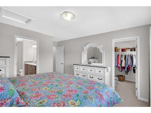 33 Savanna Common Ne, Calgary, AB - Indoor Photo Showing Bedroom