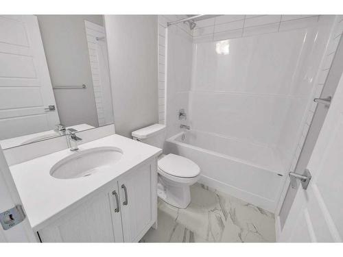 143 Amblefield Avenue Nw, Calgary, AB - Indoor Photo Showing Bathroom