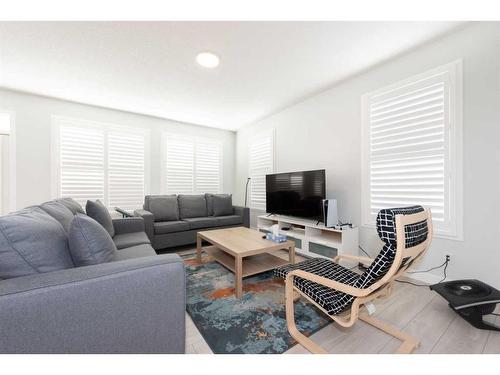 384 Legacy Reach Circle Se, Calgary, AB - Indoor Photo Showing Living Room