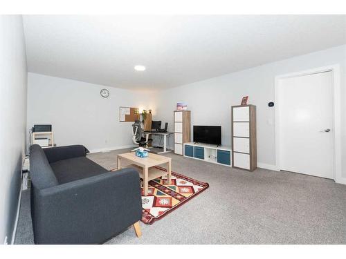 384 Legacy Reach Circle Se, Calgary, AB - Indoor Photo Showing Living Room