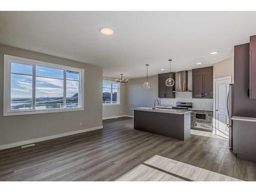 251 Belvedere Drive Se, Calgary, AB - Indoor Photo Showing Kitchen