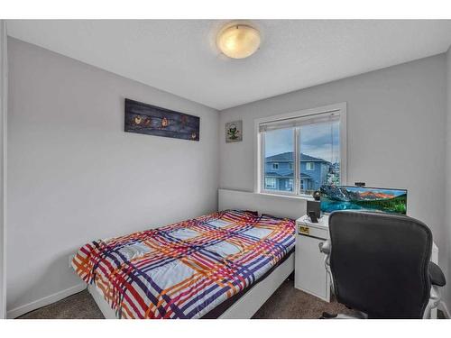 102 Saddlelake Terrace Ne, Calgary, AB - Indoor Photo Showing Bedroom