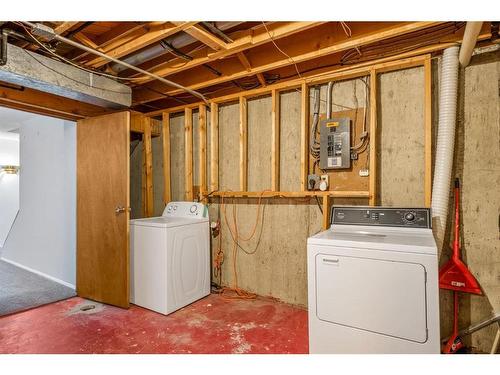 23-714 Willow Park Drive Se, Calgary, AB - Indoor Photo Showing Laundry Room