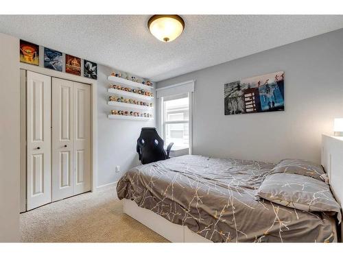 55 Mahogany Rise Se, Calgary, AB - Indoor Photo Showing Bedroom