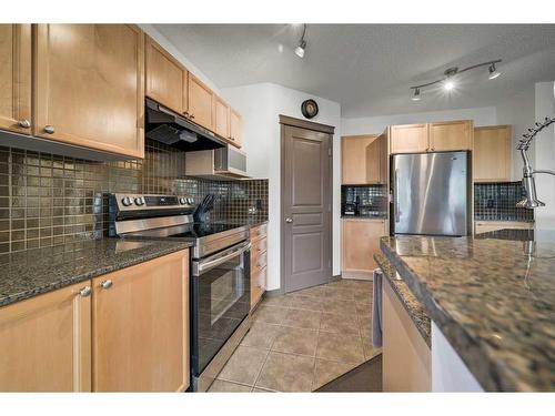 50 Royal Oak Drive Nw, Calgary, AB - Indoor Photo Showing Kitchen With Stainless Steel Kitchen