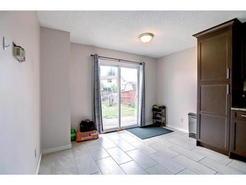 4016 44 Avenue Ne, Calgary, AB - Indoor Photo Showing Other Room