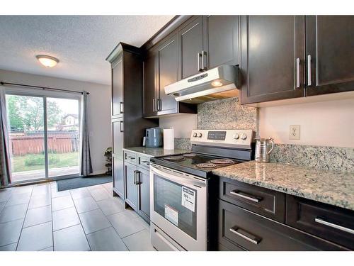 4016 44 Avenue Ne, Calgary, AB - Indoor Photo Showing Kitchen