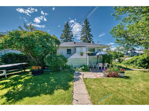 8348 47 Avenue Nw, Calgary, AB - Outdoor