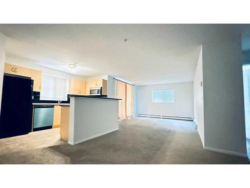 1101-10 Prestwick Bay Se, Calgary, AB - Indoor Photo Showing Kitchen