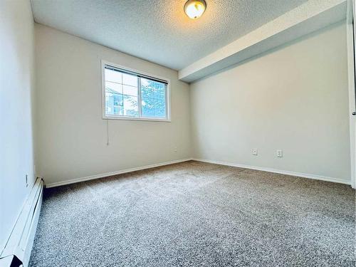 1101-10 Prestwick Bay Se, Calgary, AB - Indoor Photo Showing Other Room