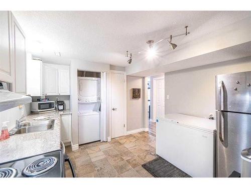 6220 Bowness Road Nw, Calgary, AB - Indoor Photo Showing Laundry Room