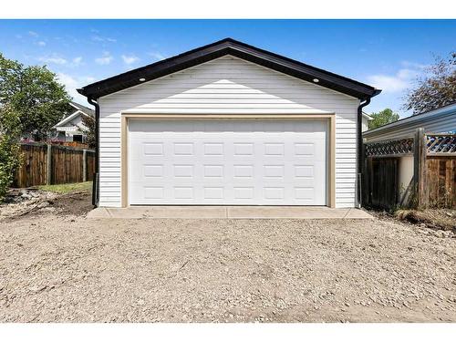 1365 Somerside Drive Sw, Calgary, AB - Outdoor With Exterior