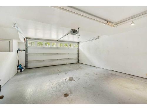 1650 Westmount Boulevard Nw, Calgary, AB - Indoor Photo Showing Garage