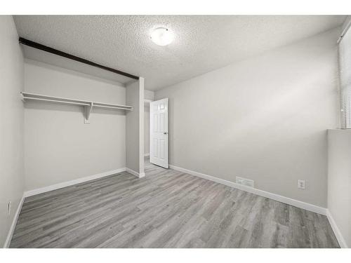 36-8112 36 Avenue Nw, Calgary, AB - Indoor Photo Showing Other Room