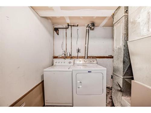 6425 35 Avenue Nw, Calgary, AB - Indoor Photo Showing Laundry Room