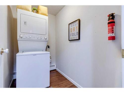 4301-385 Patterson Hill Sw, Calgary, AB - Indoor Photo Showing Laundry Room