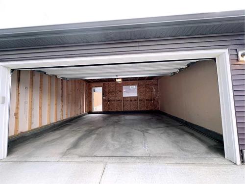 32 Carringvue Link Nw, Calgary, AB -  Photo Showing Garage