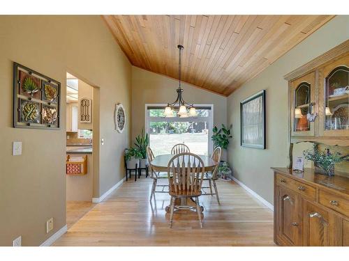 123 Ranchridge Bay Nw, Calgary, AB - Indoor Photo Showing Dining Room