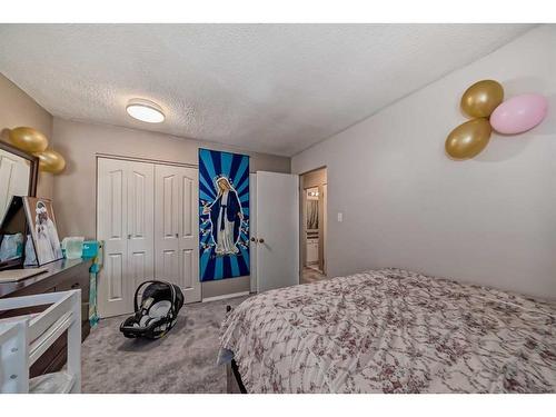 11-1615 Mcgonigal Drive Ne, Calgary, AB - Indoor Photo Showing Bedroom