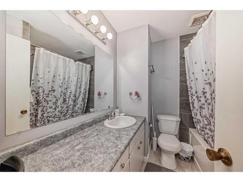 11-1615 Mcgonigal Drive Ne, Calgary, AB - Indoor Photo Showing Bathroom