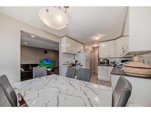 11-1615 Mcgonigal Drive Ne, Calgary, AB - Indoor Photo Showing Dining Room