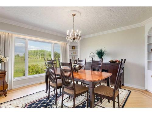 100A-17177 306 Avenue East, Rural Foothills County, AB - Indoor Photo Showing Dining Room