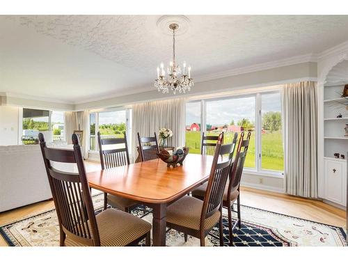 100A-17177 306 Avenue East, Rural Foothills County, AB - Indoor Photo Showing Dining Room