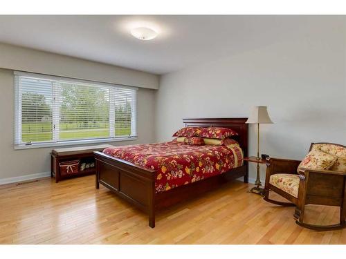 100A-17177 306 Avenue East, Rural Foothills County, AB - Indoor Photo Showing Bedroom