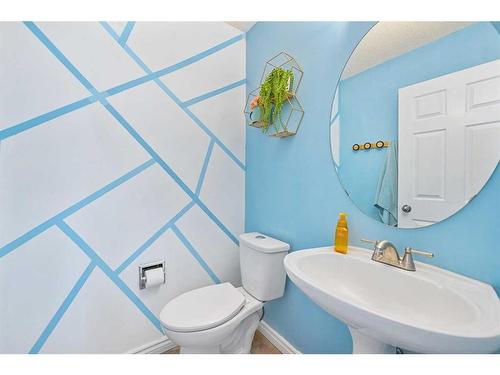 101 Bridlecreek Park Sw, Calgary, AB - Indoor Photo Showing Bathroom