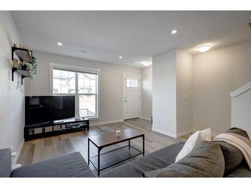 411 Cranbrook Square Se, Calgary, AB - Indoor Photo Showing Living Room