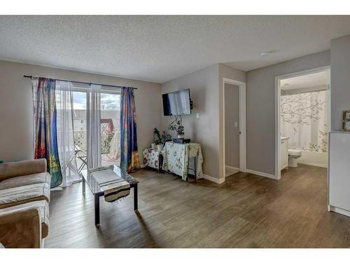 3412-16320 24 Street Sw, Calgary, AB - Indoor Photo Showing Living Room