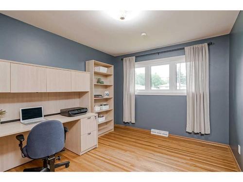 1204 18 Street Ne, Calgary, AB - Indoor Photo Showing Office