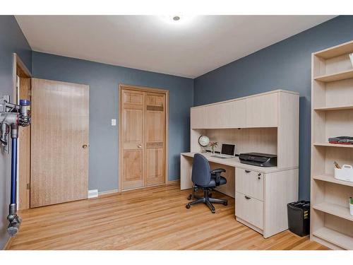 1204 18 Street Ne, Calgary, AB - Indoor Photo Showing Office