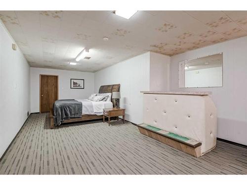 1204 18 Street Ne, Calgary, AB - Indoor Photo Showing Bedroom