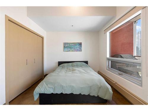 1304-135 13 Avenue Sw, Calgary, AB - Indoor Photo Showing Bedroom