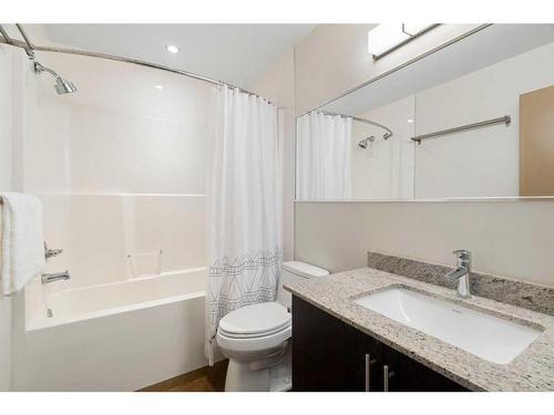 1304-135 13 Avenue Sw, Calgary, AB - Indoor Photo Showing Bathroom