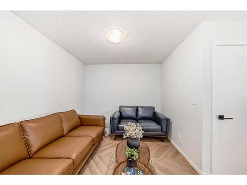 1442 148 Avenue Nw, Calgary, AB - Indoor Photo Showing Living Room