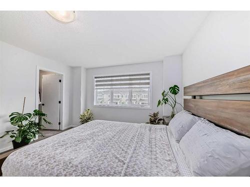 1442 148 Avenue Nw, Calgary, AB - Indoor Photo Showing Bedroom