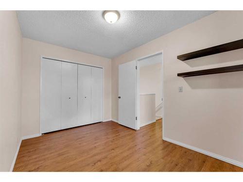 74-5520 1 Avenue Se, Calgary, AB - Indoor Photo Showing Other Room