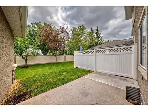 105 Mt Mckenzie Gardens Se, Calgary, AB - Outdoor