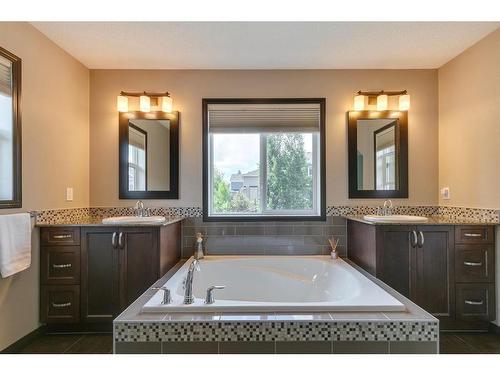 39 Valley Pointe Way Nw, Calgary, AB - Indoor Photo Showing Bathroom